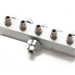 Levegő elosztó airbrush festékszórókhoz 5 db 1/8" levegő kimenet és 1 db 1/4" levegő bemenet Technic BD13-5